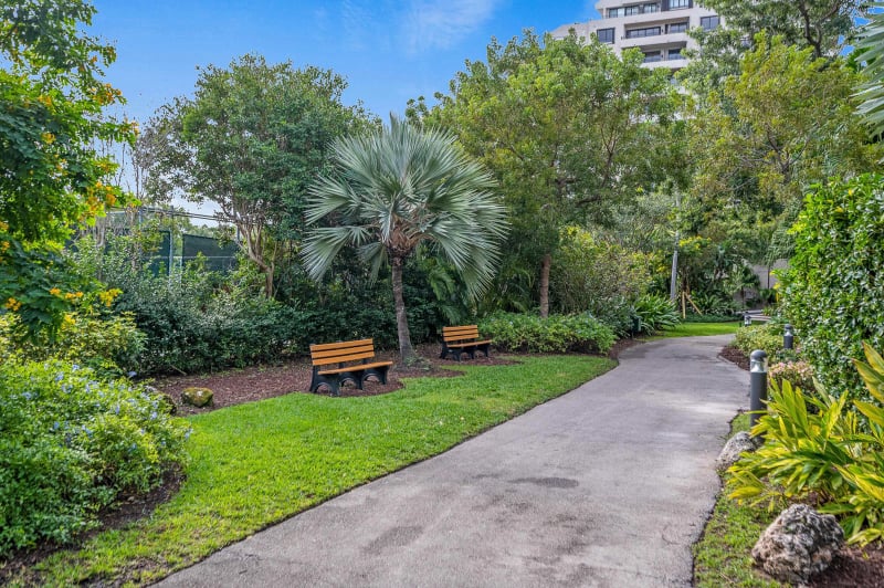 Key Colony Key Biscayne Jogging Path